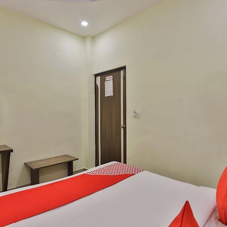 Oyo Flagship 19003 Hotel Rudra Mahal Ahmedabad Esterno foto