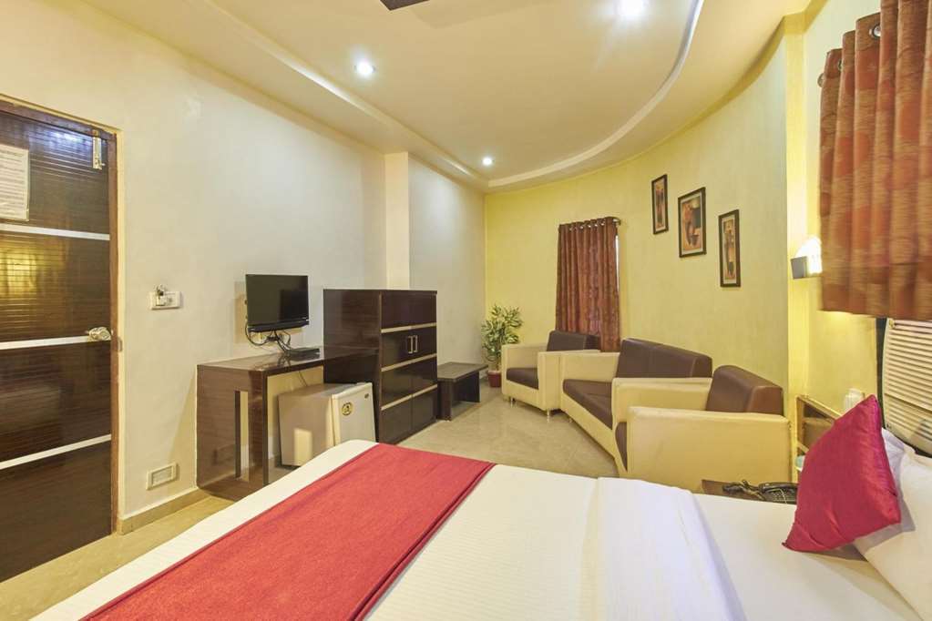 Oyo Flagship 19003 Hotel Rudra Mahal Ahmedabad Camera foto
