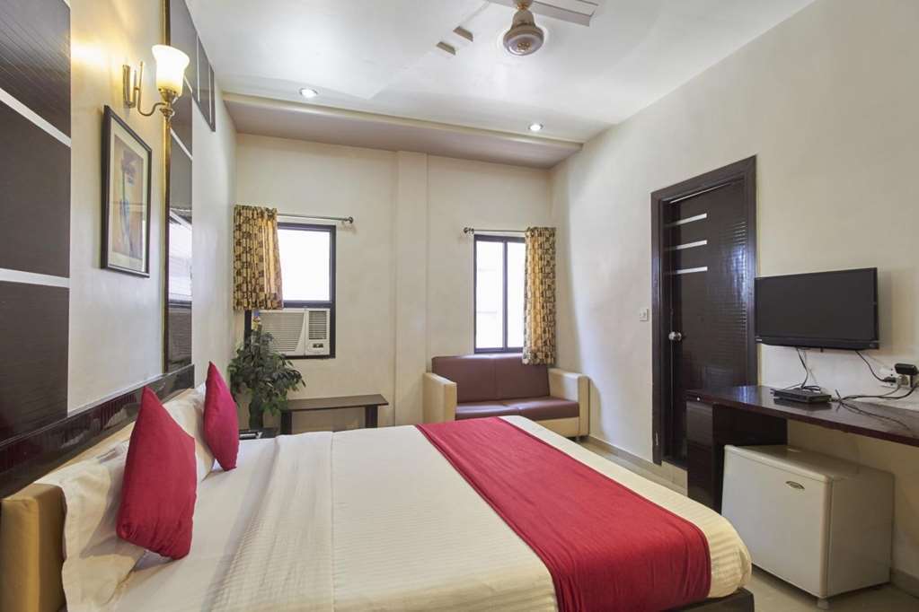Oyo Flagship 19003 Hotel Rudra Mahal Ahmedabad Camera foto