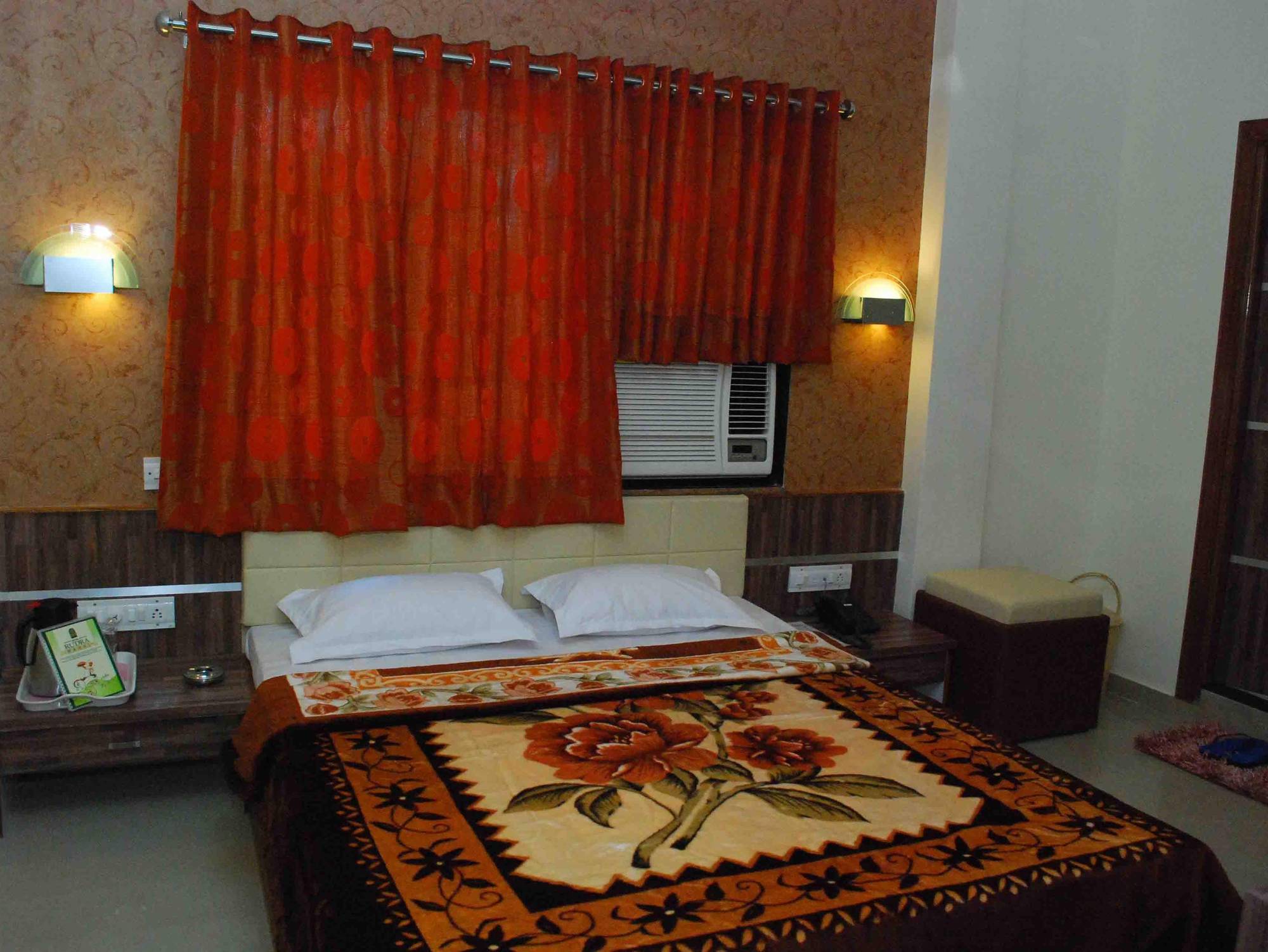 Oyo Flagship 19003 Hotel Rudra Mahal Ahmedabad Esterno foto