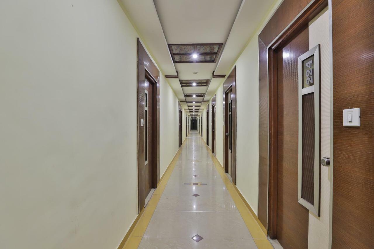 Oyo Flagship 19003 Hotel Rudra Mahal Ahmedabad Esterno foto
