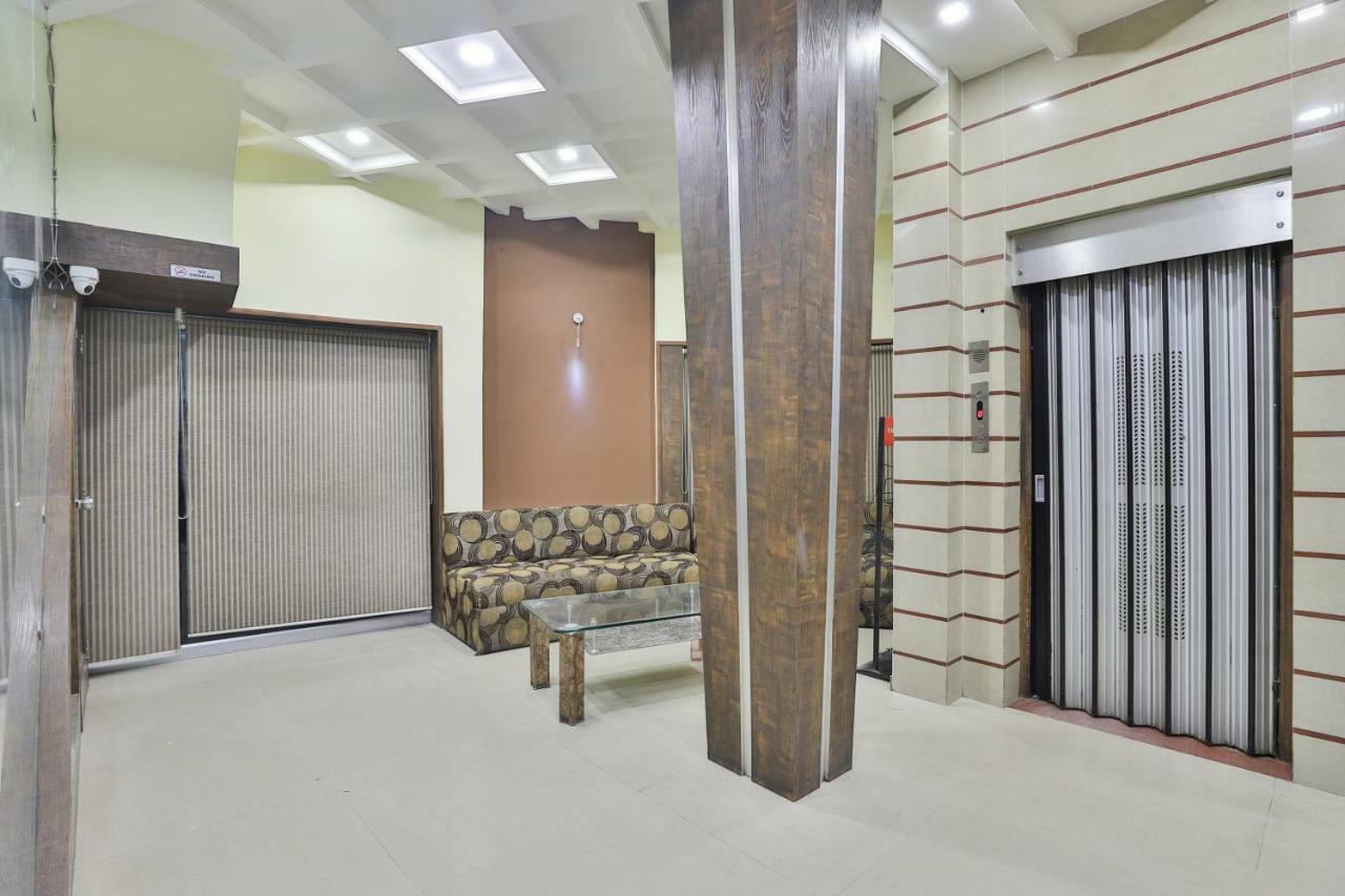Oyo Flagship 19003 Hotel Rudra Mahal Ahmedabad Esterno foto
