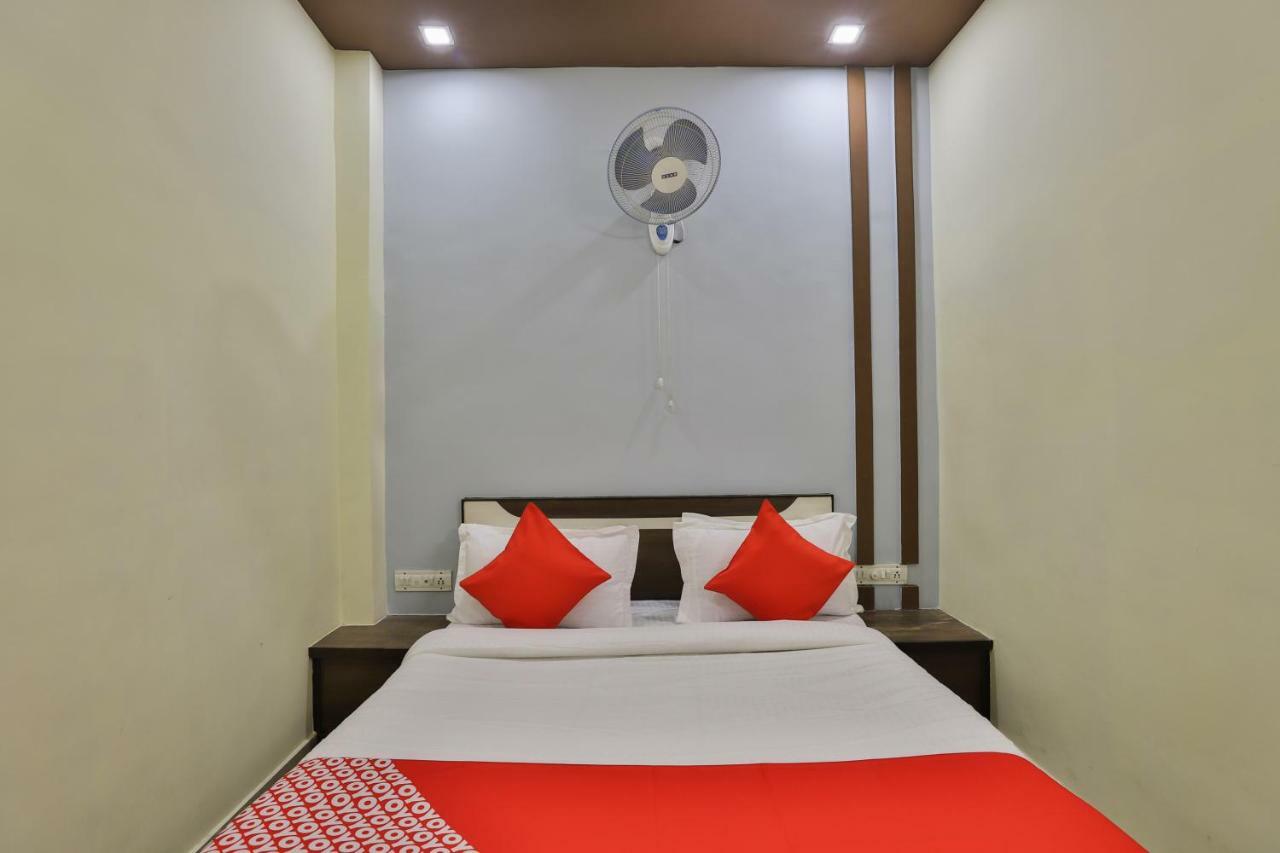 Oyo Flagship 19003 Hotel Rudra Mahal Ahmedabad Esterno foto