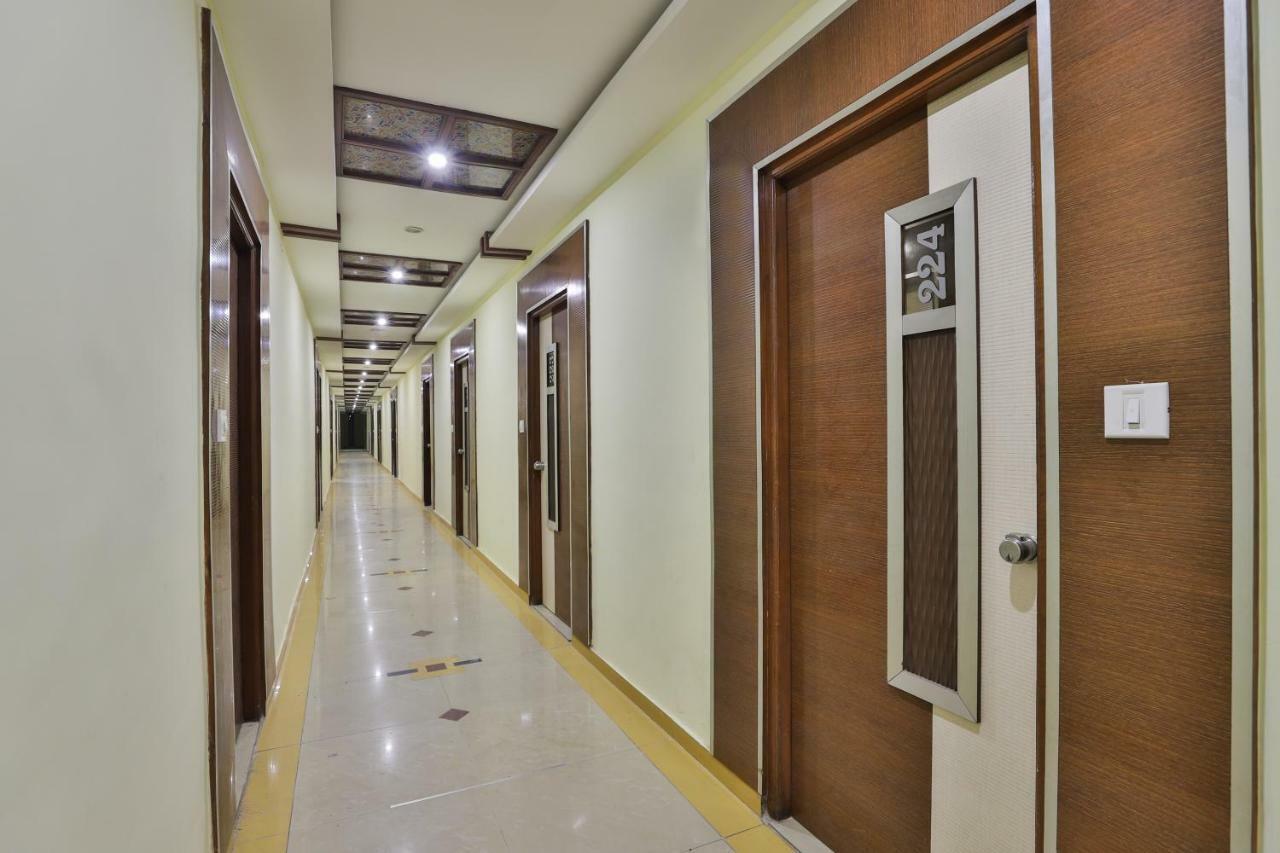 Oyo Flagship 19003 Hotel Rudra Mahal Ahmedabad Esterno foto