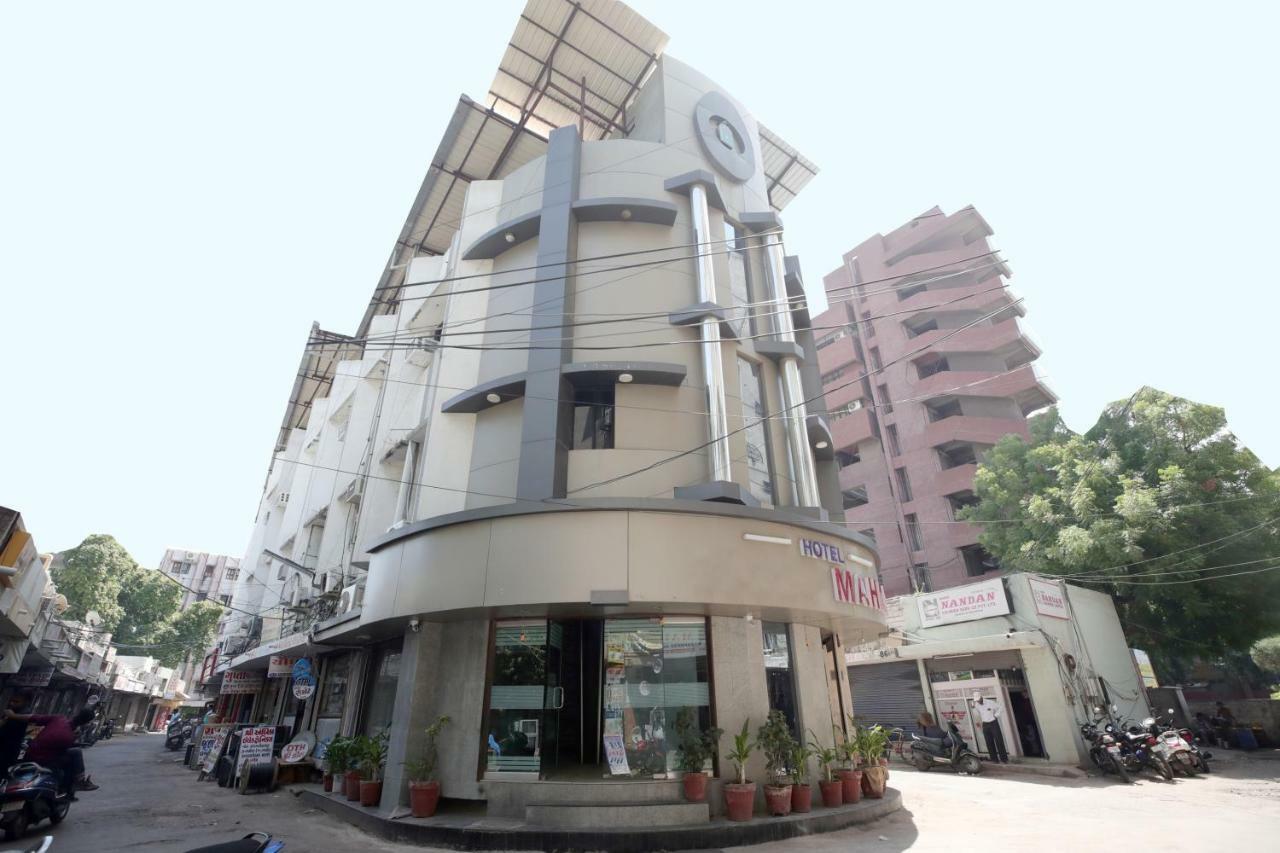 Oyo Flagship 19003 Hotel Rudra Mahal Ahmedabad Esterno foto