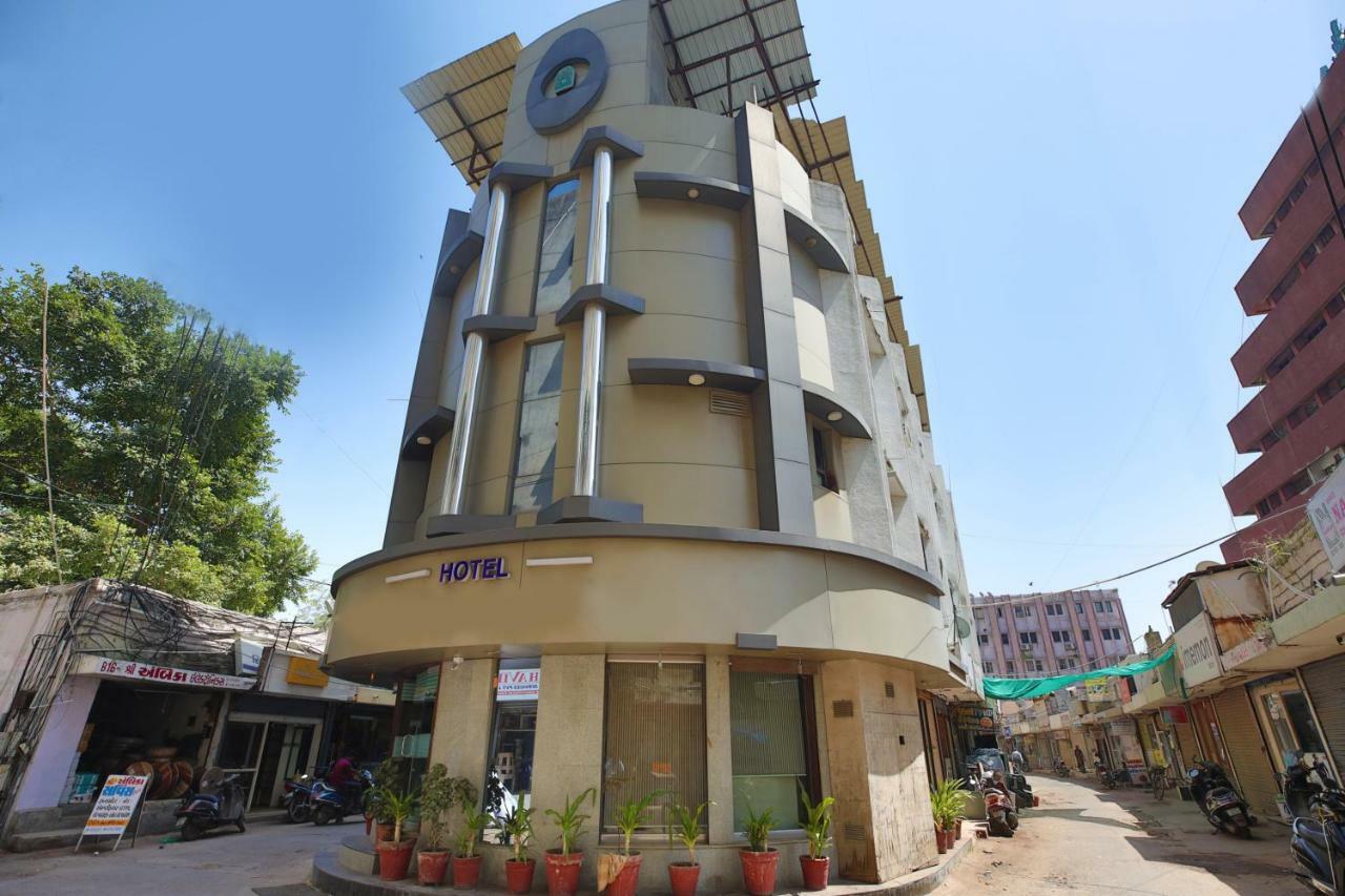 Oyo Flagship 19003 Hotel Rudra Mahal Ahmedabad Esterno foto